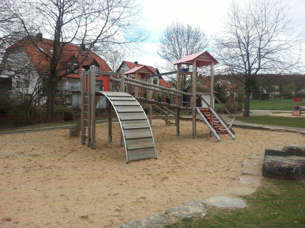 Lichtdurchflutetes Zimmer - Marienberg Waldbuttelbrunn Exterior foto